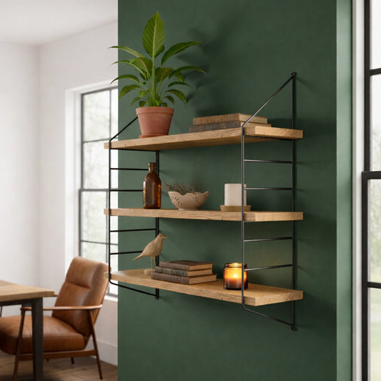 Smuk og Stilren Væghylde med 3 Hyldeplan